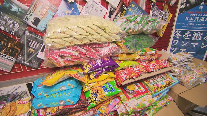 お菓子をファンから集める