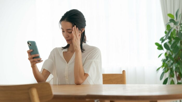 頻繁な連絡が悩みの種に(画像はイメージ)