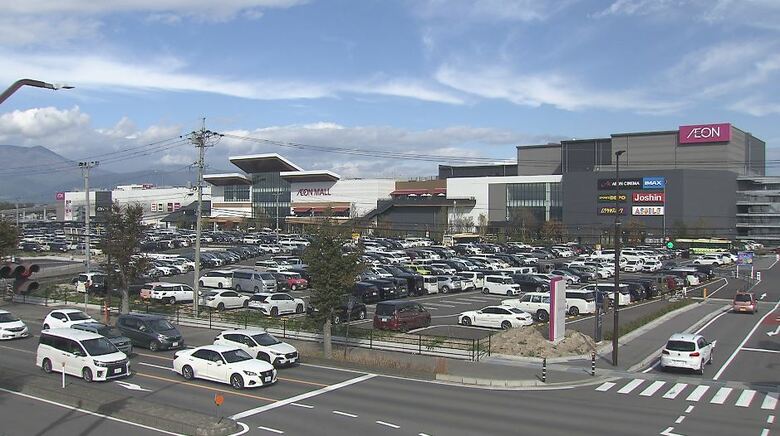 渋滞緩和対策の効果も？　「イオンモール須坂」周辺道路は3連休に目立った混雑なく　路線バスは利用好調｜FNNプライムオンライン