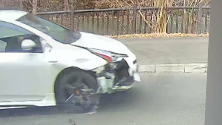 【最新】「事故の届出をしないで逃げた」無免許運転で女性にドアぶつけ転倒させたか…事故不申告の疑いも_34歳の男を逮捕〈北海道千歳市〉｜FNNプライムオンライン
