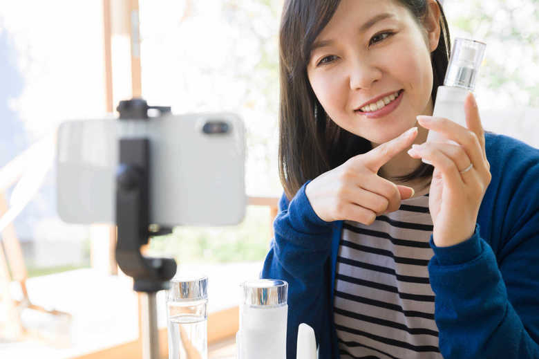 副業でユーチューバーになれるかも?(画像はイメージ)