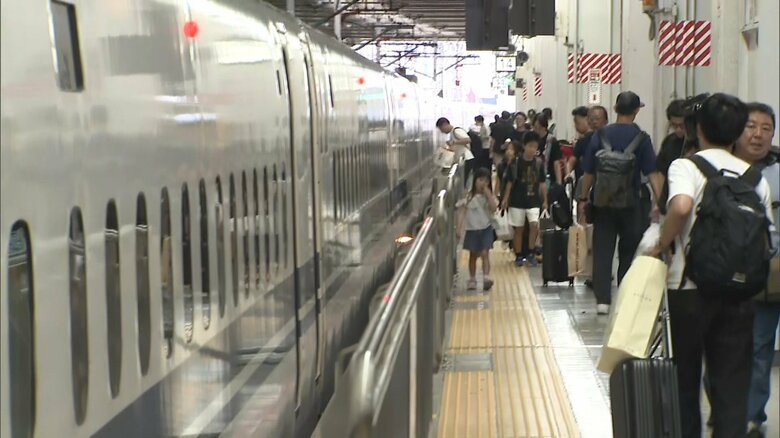 JR博多駅（午前10時過ぎ）