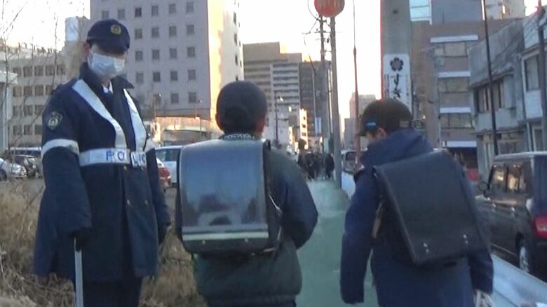 児童が登校（1月23日　長野市）