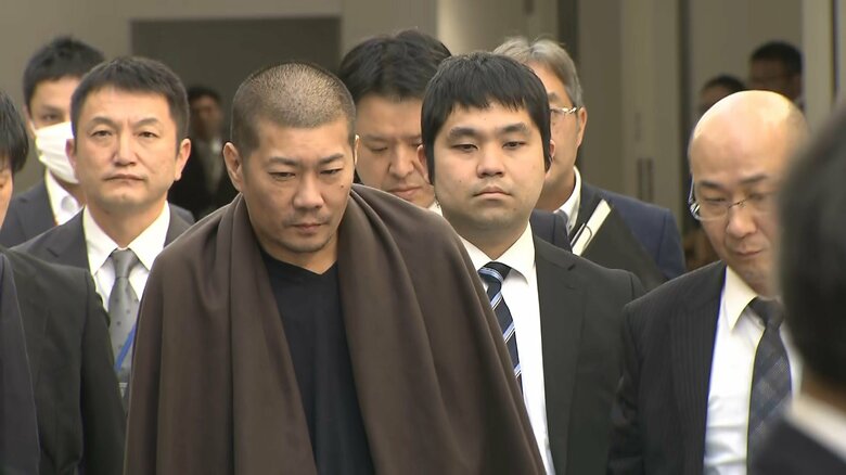 移送される福原敬済容疑者　26日
