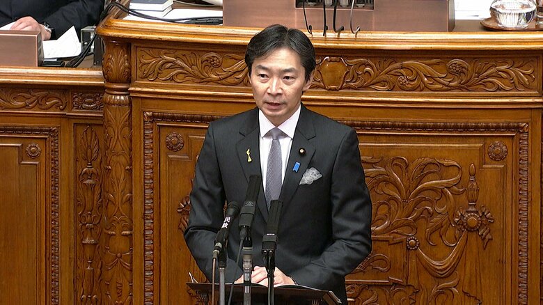 ガソリン暫定税率廃止法が成立した参院本会議（11月28日午前）