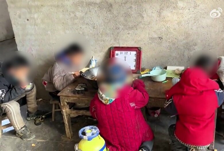 女性と夫との間には8人の子どもがいた（中国SNSより）