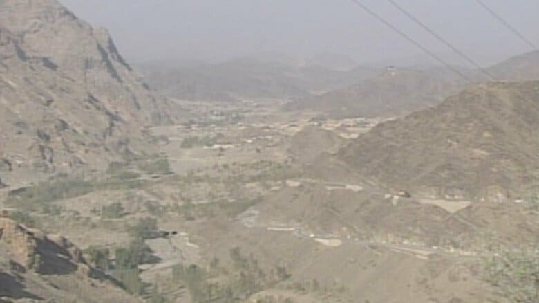 この写真の中央に見えるのがアフガニスタンの街トルクハム