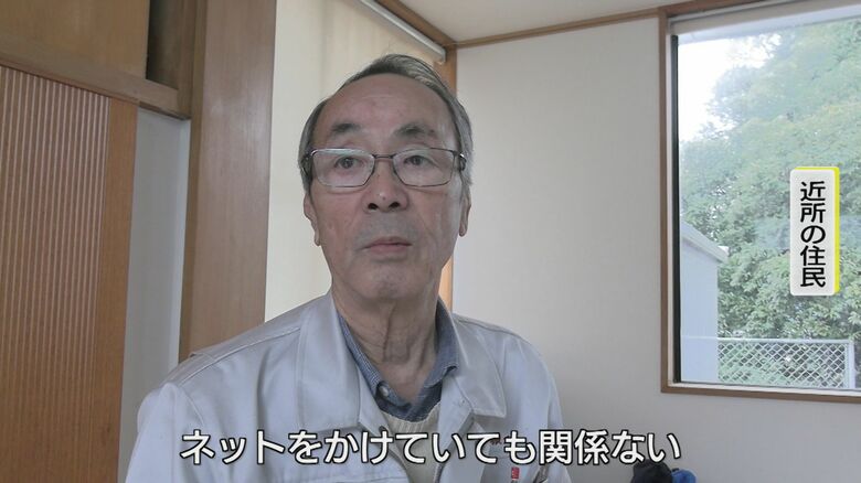 カラス被害に頭を悩ませる住民