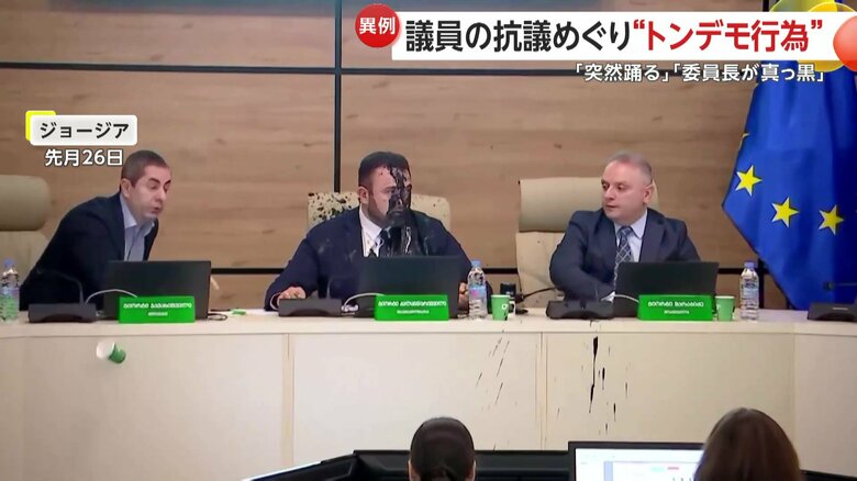 顔や服が真っ黒になった委員長