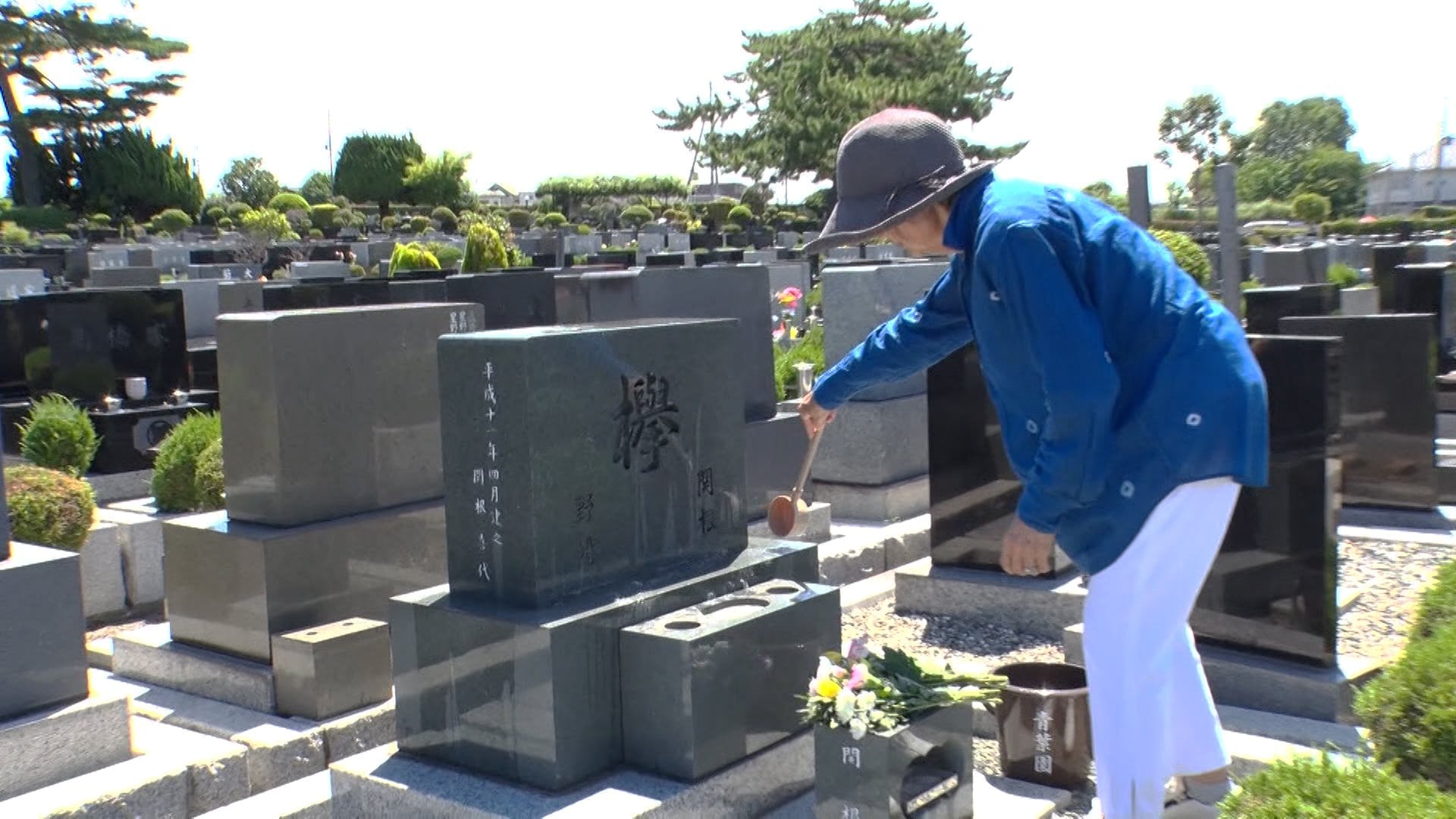 お墓参りの「熱中症リスク」に注意！猛暑の中、日差しを遮る工夫と長旅の疲れを取り短時間で対応を【はじめよう防災プラス】