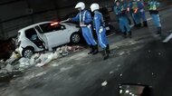 トラックが渋滞の列に突っ込んだか…首都高湾岸線の多摩川トンネ…