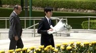 悠仁さまが平和公園の「原爆慰霊碑」に供花　深く拝礼される　公的な広島訪問は初