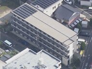 男が部屋を訪ねてから15分程して女性の悲鳴…アパートで女性が腹を6カ所程刺される 男は現在も逃走中