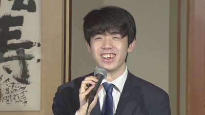 初の海外「棋聖戦」へ…藤井“新名人”一夜明け会見「自分としても大きな達成」　地元も大盛り上がり！　