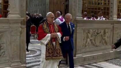 「歴史的瞬間」「仲直りに500年の年月要した」イギリス・チャールズ国王がローマ教皇レオ14世とともにシスティーナ礼拝堂で祈り