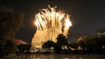 サグラダ・ファミリア「イエスの塔」完成　記念ミサでローマ教皇が平和訴え　全体完成は約10年後へ