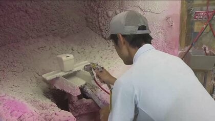 【トイレすべすべ選手権】世界からスゴ腕職人29人集結　薬の吹き付け技術競うコンテスト　TOTOが4年ぶりに開催