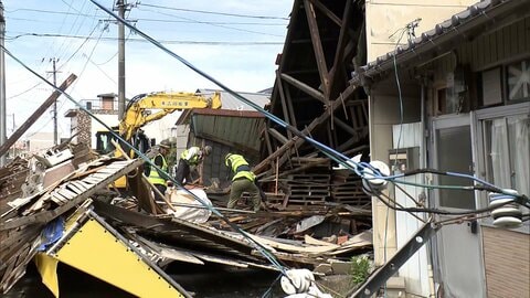 熊本地震 八代市で危険な建物の公費解体始まる　停電で酸素止まりトラウトサーモン約1200匹全滅
