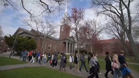 トランプ政権が留学生の就労制度推薦の大学に1人1100万円の手数料を課す案　「アメリカ人労働者保護のため」　人材確保に影響か