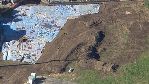 遺跡で土壁崩落、生き埋めの50歳女性死亡　地層断面を測量のため穴の中で1人作業　当時は休憩時間　埼玉・越谷市