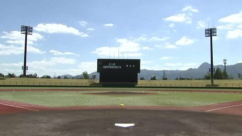 秋の高校野球県大会が開幕　初戦から熱戦、釜石が夏順Vの盛大附属を破る　専大北上と花巻北も勝利　岩手県