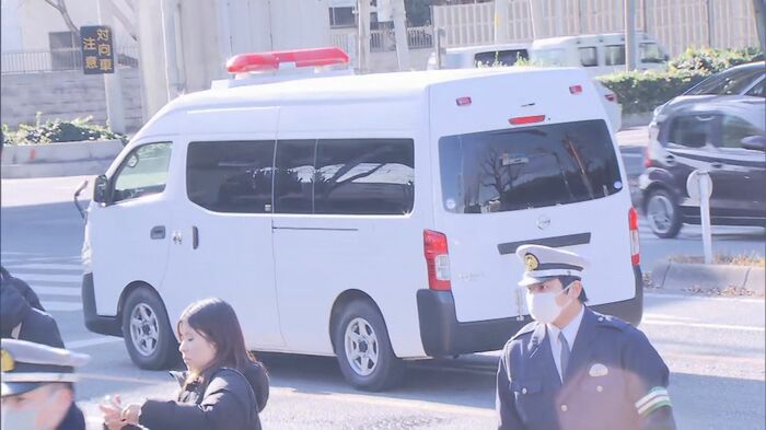 平原容疑者を乗せた車(北九州市)