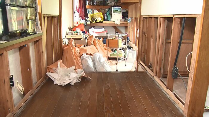 片付け作業が進む平野さんの自宅