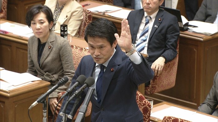 WBCを観戦した閣僚は手を上げるように迫る中道の小川代表　9日