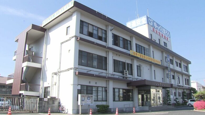 砕石の荷揚げ中に重機と船壁の間に挟まれたか　７６歳作業員の男性が死亡　広島・海田町｜FNNプライムオンライン