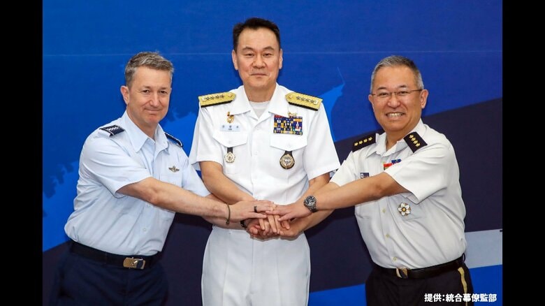 日米韓の制服組トップが韓国で会談　米韓の政権交代後初　北朝鮮けん制「すべての違法行為直ちに停止を」｜FNNプライムオンライン