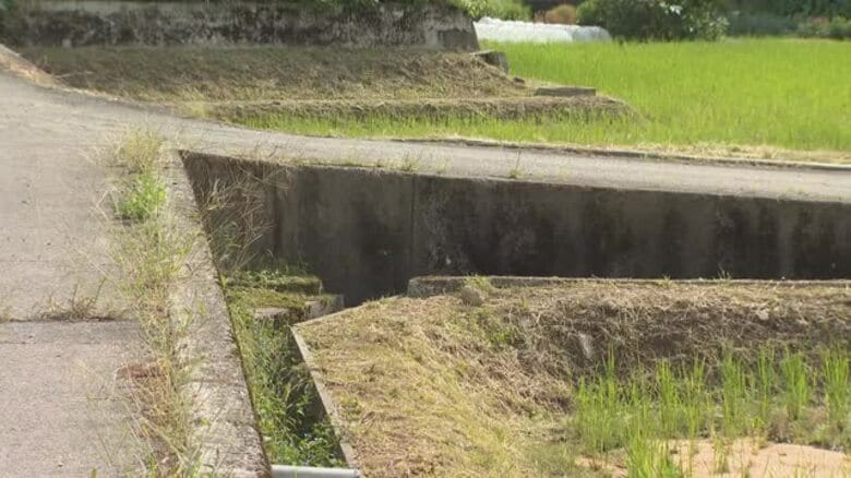 新聞配達中に用水路に転落か…石川県白山市の用水路で男性死亡、100メートル先に男性の原付きバイク｜FNNプライムオンライン