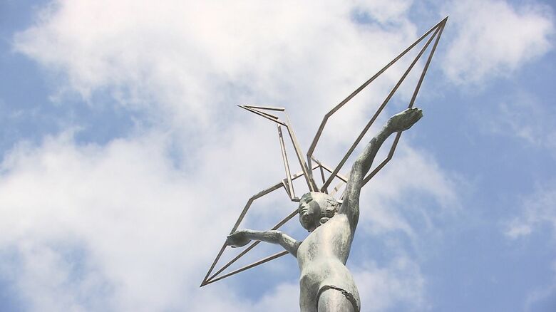 「鶴を千羽折ると願い事がかなう」折り鶴は平和の象徴…福岡の地に眠る“原爆の子”佐々木禎子さんの思いを紡ぐ｜FNNプライムオンライン