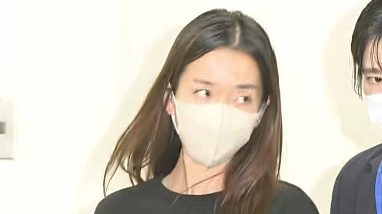 原宿署へ移送される宝島真奈美容疑者（31）