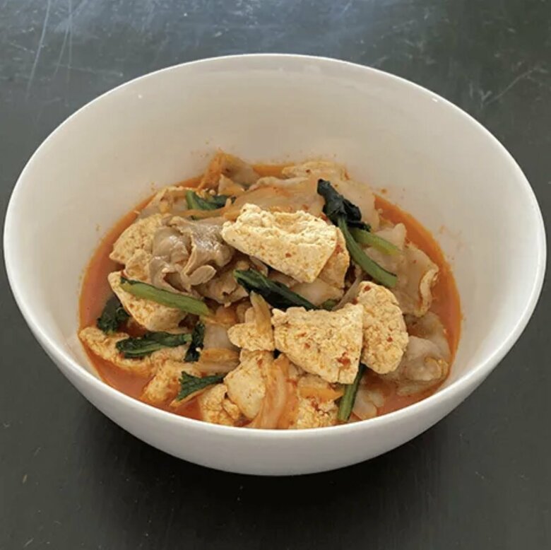 湯煎加熱の後、お皿に移した「豚キムチ鍋」（提供：日本ガス石油機器工業会）