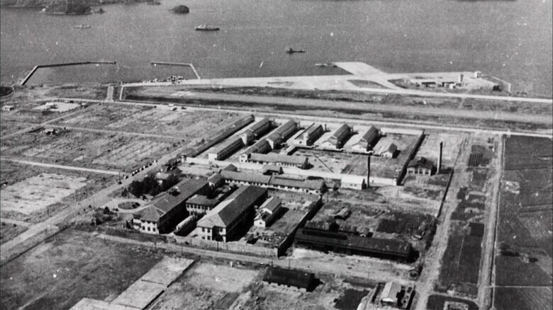 被災後の工場の航空写真（昭和30年代）（提供：大村市歴史資料館）