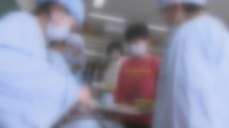 給食でアレルギー反応（イメージ）