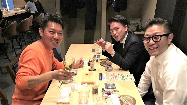 飲んでいた頃の写真（左端が林さん）
