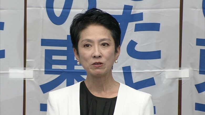 小池氏の3期目が当選確実となった後の蓮舫氏の様子…目には涙？（7日午後8時過ぎ）