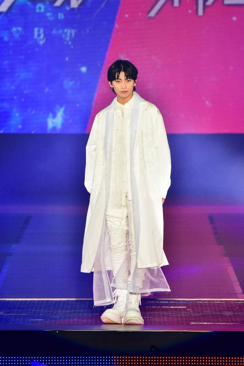 高橋文哉さん(C)Rakuten GirlsAward 2023 AUTUMN/WINTER
