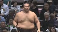 朝乃山は3連勝で5勝目　得意とする平戸海を相手に「突き落とし」【大相撲秋場所 6日目結果】