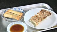 「たまには総菜を買って家事休んで」手作り餃子に春巻き…90年以上続く精肉店で人気の「詰め物系」料理