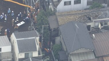 東京・北区の住宅火災現場近くでガス管破損しガス漏れか　半径約50メートルの住民に避難…