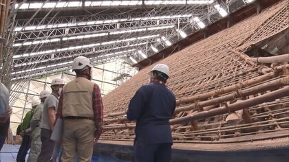 重要文化財「慈恩寺本堂」で茅葺き屋根の修理の見学会　約70年ぶりの大規模工事「まさか見られるとは…」【山形発】