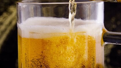 7月のビール類販売4カ月ぶりマイナス　梅雨明け遅れ気温上がらず　長引く物価高で節約志向　10月には酒税改正へ