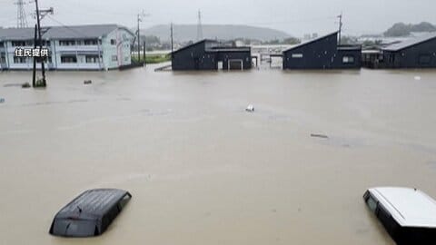 【中継】ダブル台風接近中　鹿児島で線状降水帯　屋根の高さまで水没した車も　「5～10分で一気に水かさが増した」　薩摩川内市