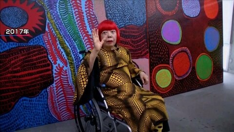 「亡くなる直前まで絵筆手放すことなく」芸術家・草間彌生さん（97）多臓器不全で死去　療養中の病室で絵画製作も