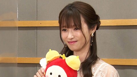 深田恭子 芸能活動休止から4カ月ぶり元気な笑顔 「私からは…?」渡部篤郎に“盗んで”アピール