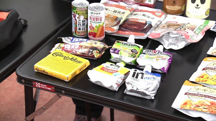 非常食のひとつとして“行動食”を用意しておくと場所を選ばず食べられる