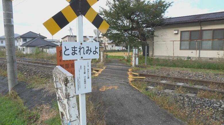 15歳中学生が死亡　JRの特急列車にはねられる　遮断機や警報器のない「第4種踏切」　鉄道事故調査官2人を現地に派遣　長野・大町市｜FNNプライムオンライン
