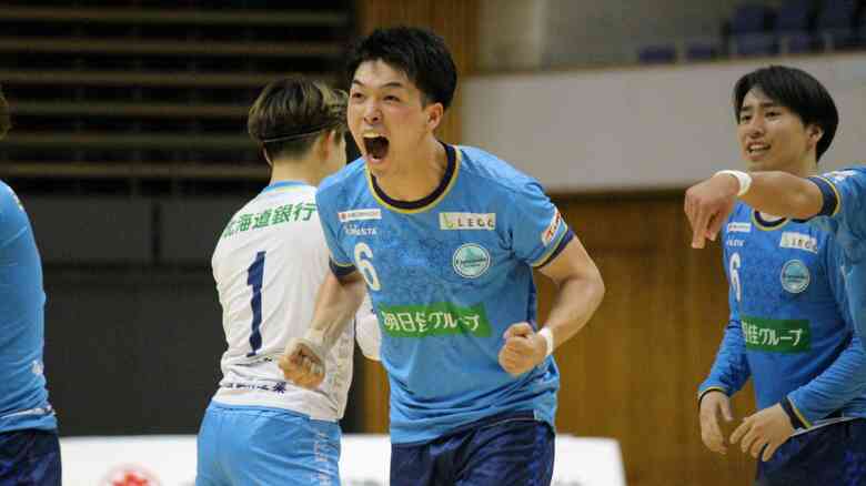 【Fリーグ】後半4連発でエスポラーダ北海道が湘南ベルマーレに勝利 ホーム初勝利で今季2勝目 室田キャプテン「3000人を超えるお客さんの中で勝てたことが一番良かった」|FNNプライムオンライン